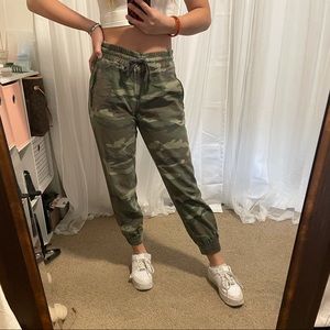 Aritzia camo joggers